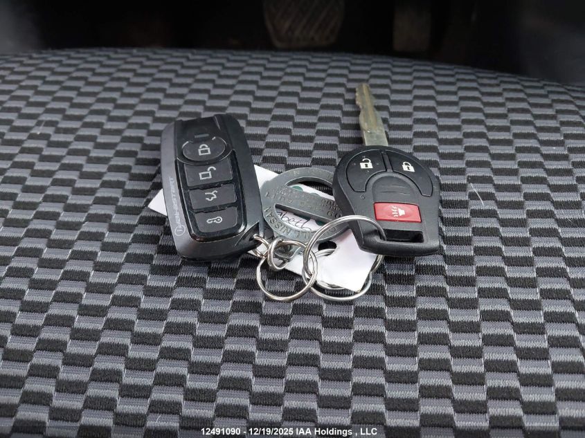 2017 Nissan Micra S/Sr/Sv VIN: 3N1CK3CPXHL266208 Lot: 12491090