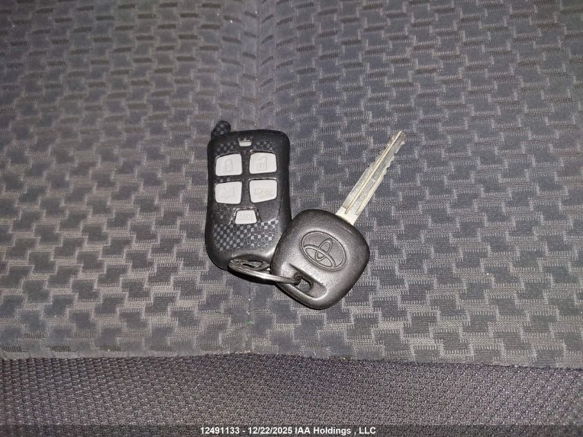 2005 Toyota Matrix Xr VIN: 2T1KR32E65C922889 Lot: 12491133