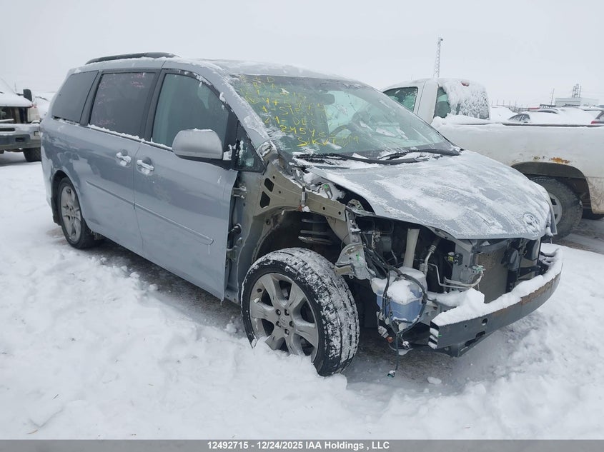 5TDXK3DC4ES475475 2014 Toyota Sienna Sport auction photo 1