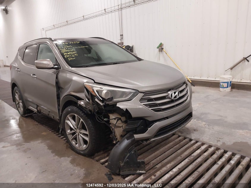 5XYZUDLA2HG471905 2017 Hyundai Santa Fe Sport 2.0T Se auction photo 1