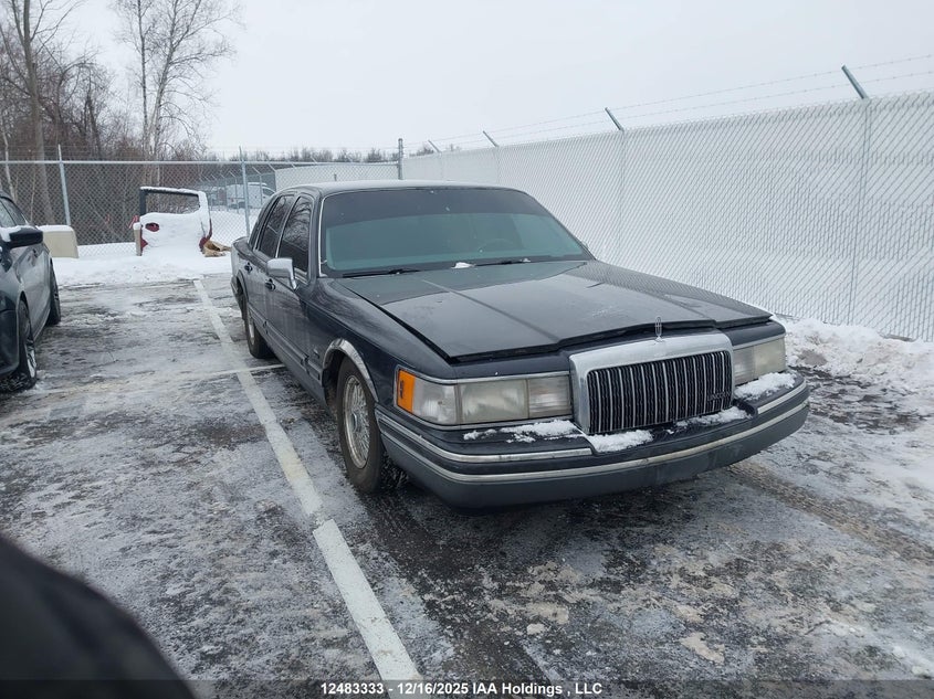 1LNLM83W6RY732918 1994 Lincoln Town Car Cartier auction photo 1