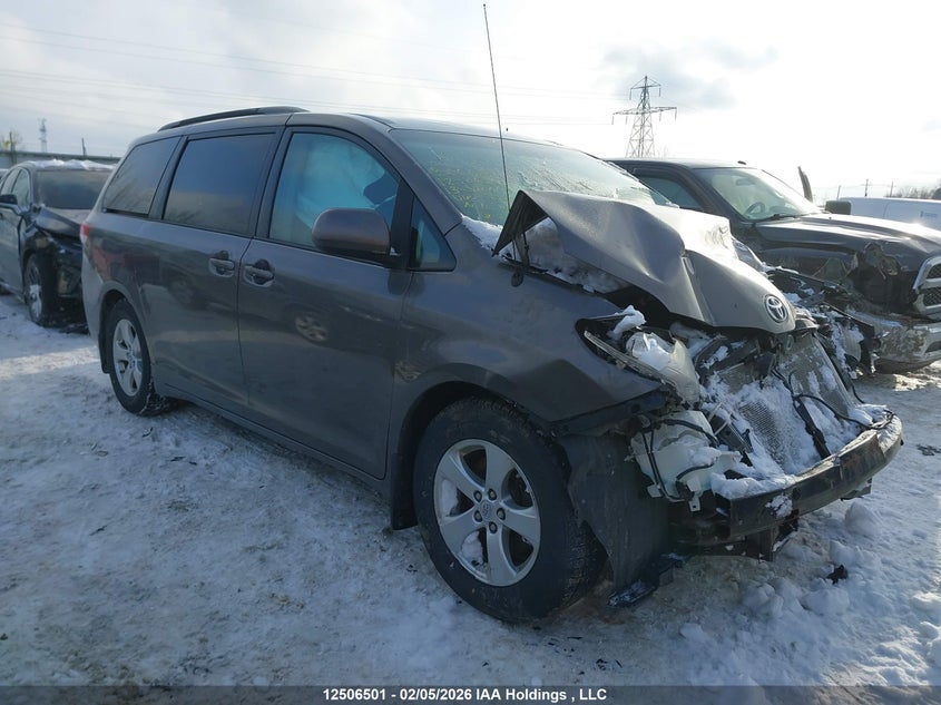 5TDKK3DC5DS358884 2013 Toyota Sienna auction photo 1