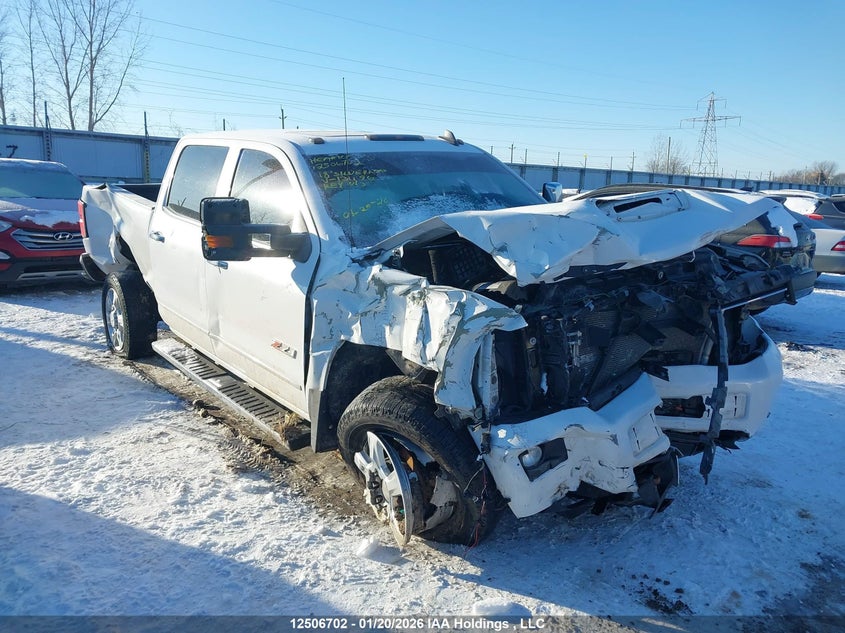 1GC1KWEY7JF131196 CHEVROLET SILVERADO Photo 1