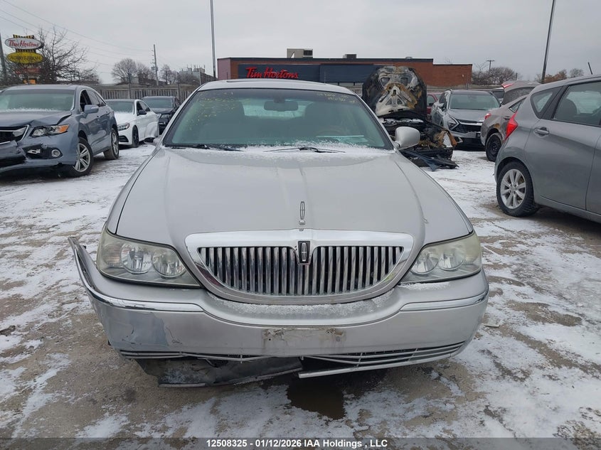 2007 Lincoln Town Car Signature Limited VIN: 1LNHM82W67Y632838 Lot: 12508325