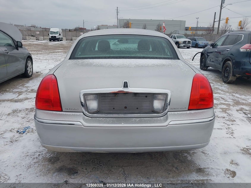 2007 Lincoln Town Car Signature Limited VIN: 1LNHM82W67Y632838 Lot: 12508325