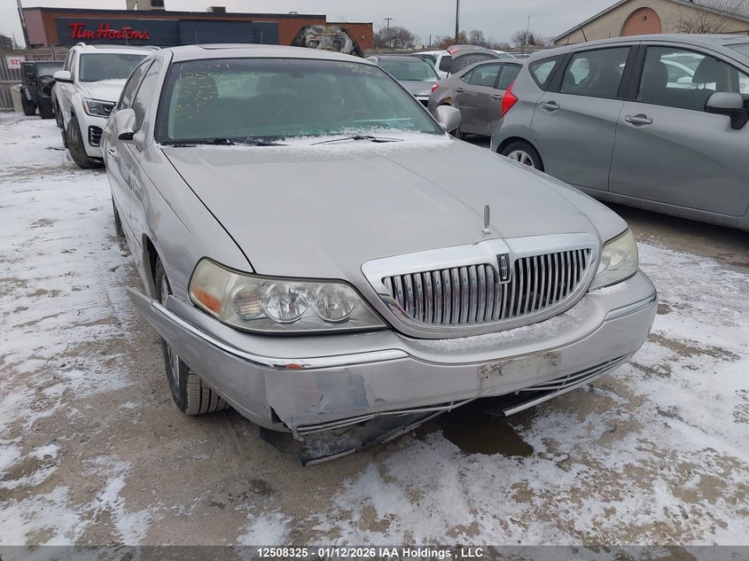 2007 Lincoln Town Car Signature Limited VIN: 1LNHM82W67Y632838 Lot: 12508325