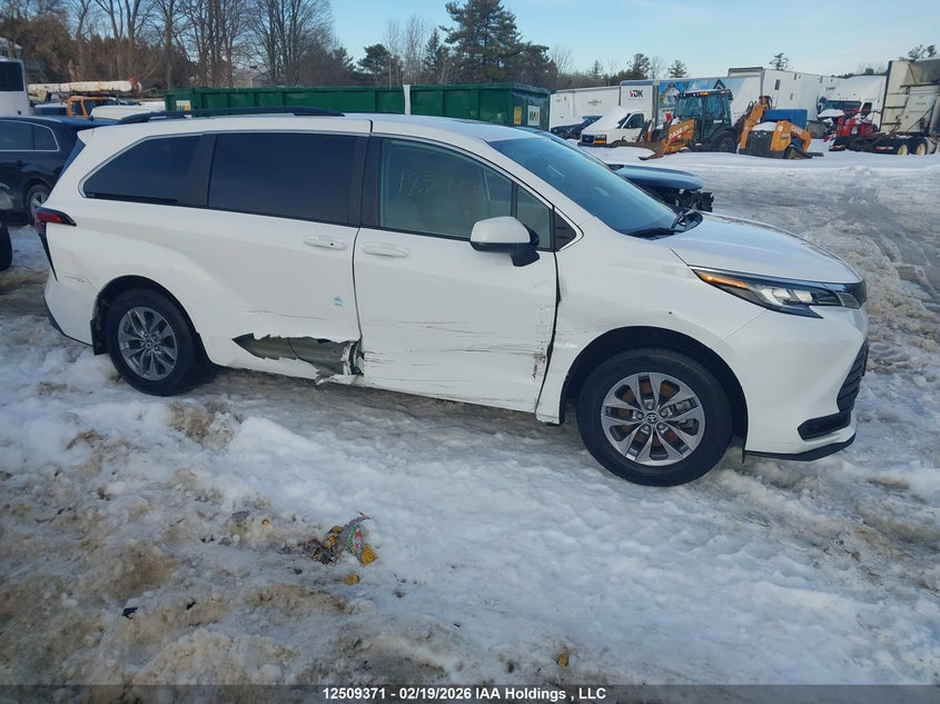 2022 Toyota Sienna Le/Xle/Xse/Limited/Platinum VIN: 5TDGRKEC3NS109494 Lot: 12509371