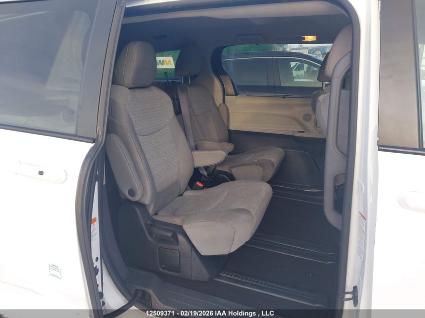 2022 Toyota Sienna Le/Xle/Xse/Limited/Platinum VIN: 5TDGRKEC3NS109494 Lot: 12509371