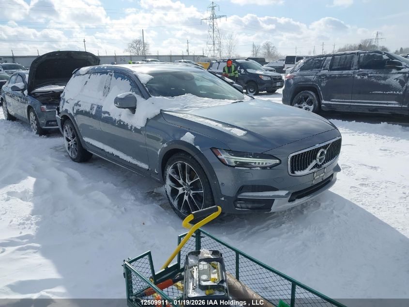 2018 Volvo V90 Cross Country