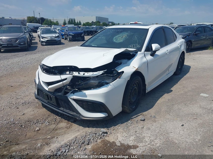 2022 Toyota Camry Hybrid Se, Interior Fire, IAAI, VIN 4T1B21HK4NU016535 — photo 2