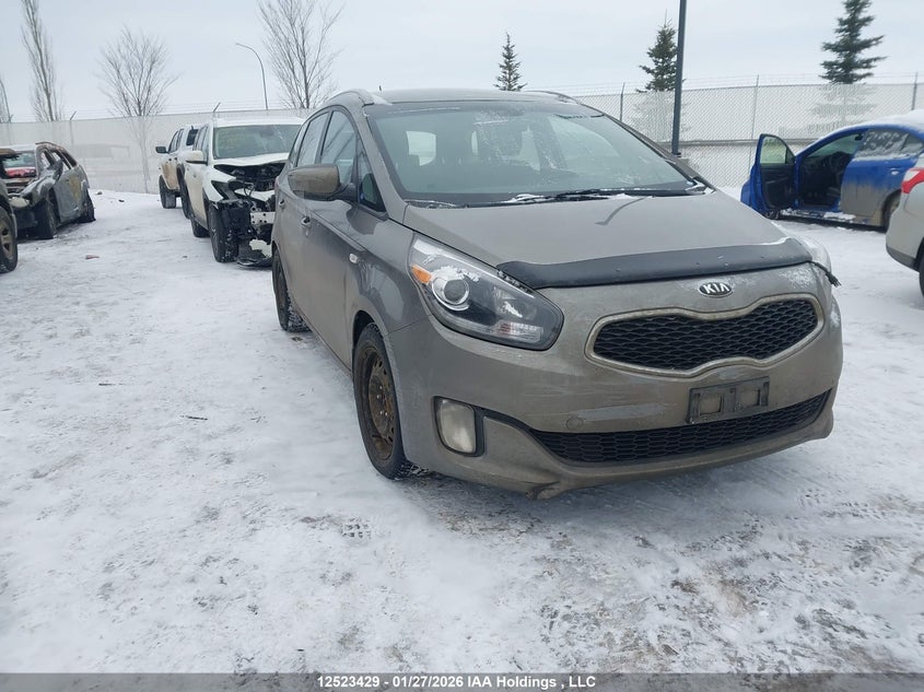 KNAHT8A34E7026680 KIA RONDO Photo 1