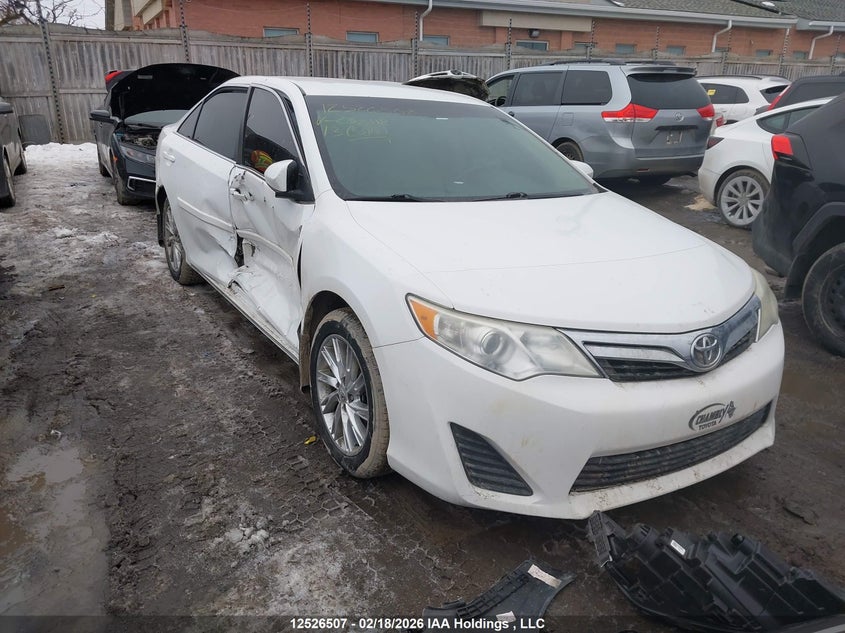 2013 TOYOTA CAMRY LE