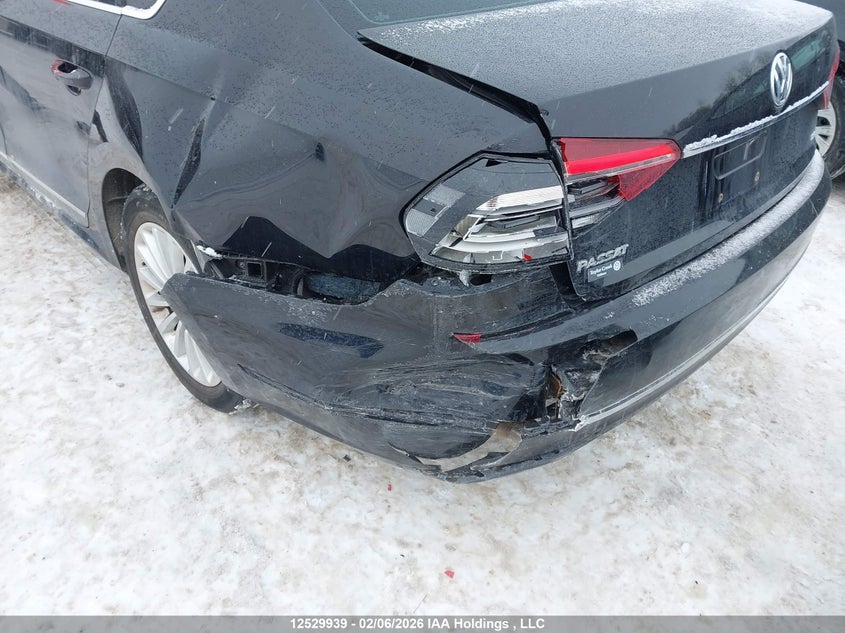 2017 Volkswagen Passat 1.8 Tsi Comfortline VIN: 1VWBT7A30HC009869 Lot: 12529939