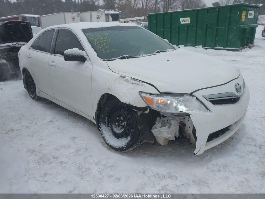 2011 TOYOTA CAMRY LE