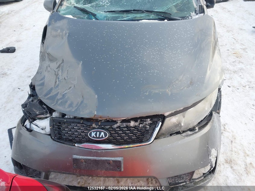 2013 Kia Forte 2.4L Sx/2.4L Sx Luxury VIN: KNAFW4A32D5658675 Lot: 12532157