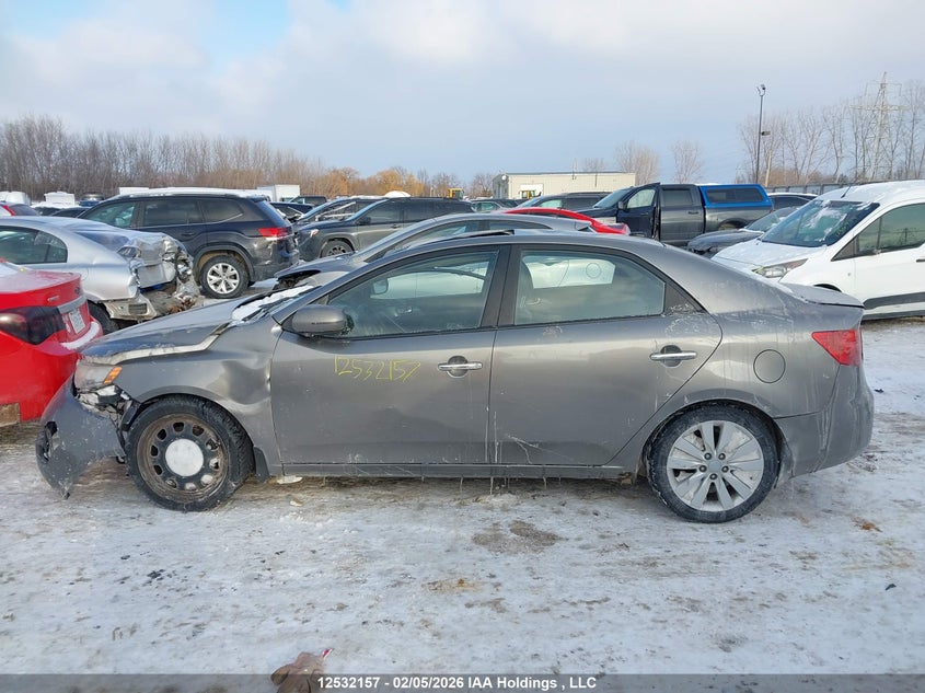 2013 Kia Forte 2.4L Sx/2.4L Sx Luxury VIN: KNAFW4A32D5658675 Lot: 12532157