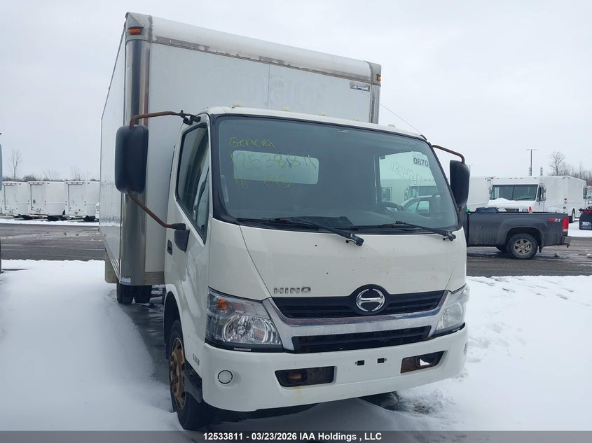 2016 HINO 195