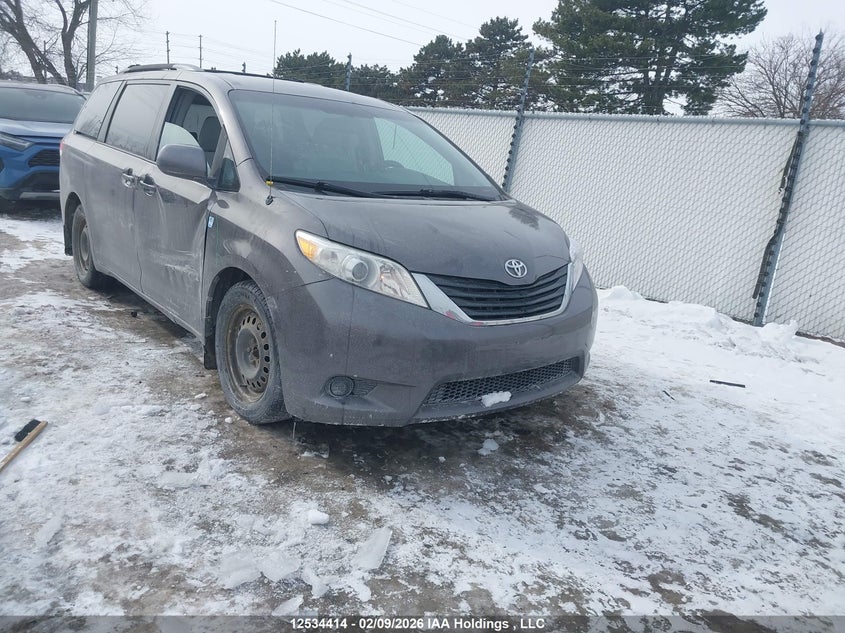 5TDKK3DC1CS185198 2012 Toyota Sienna Le 8 Passenger auction photo 1