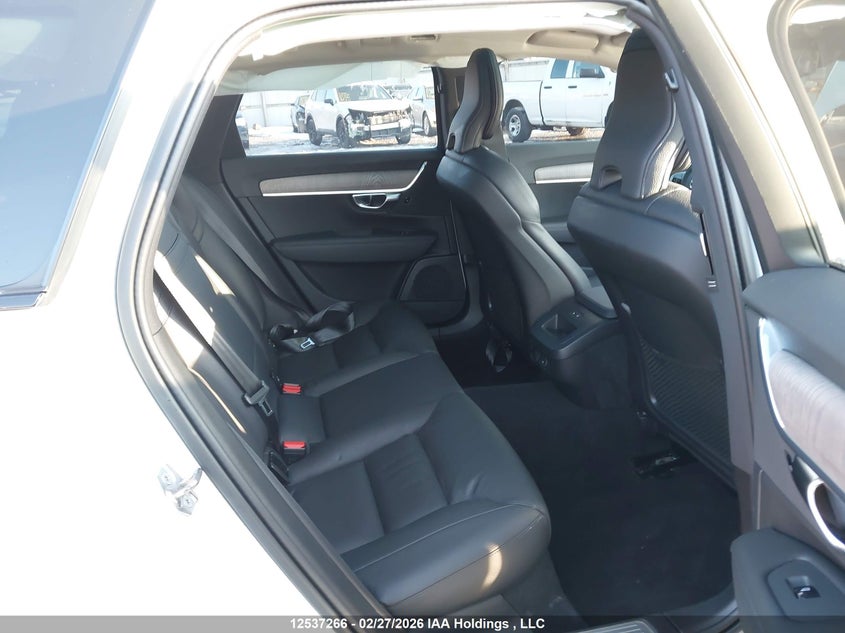 2022 Volvo V90 Cross Country B6 VIN: YV4062NL7N1146133 Lot: 12537266