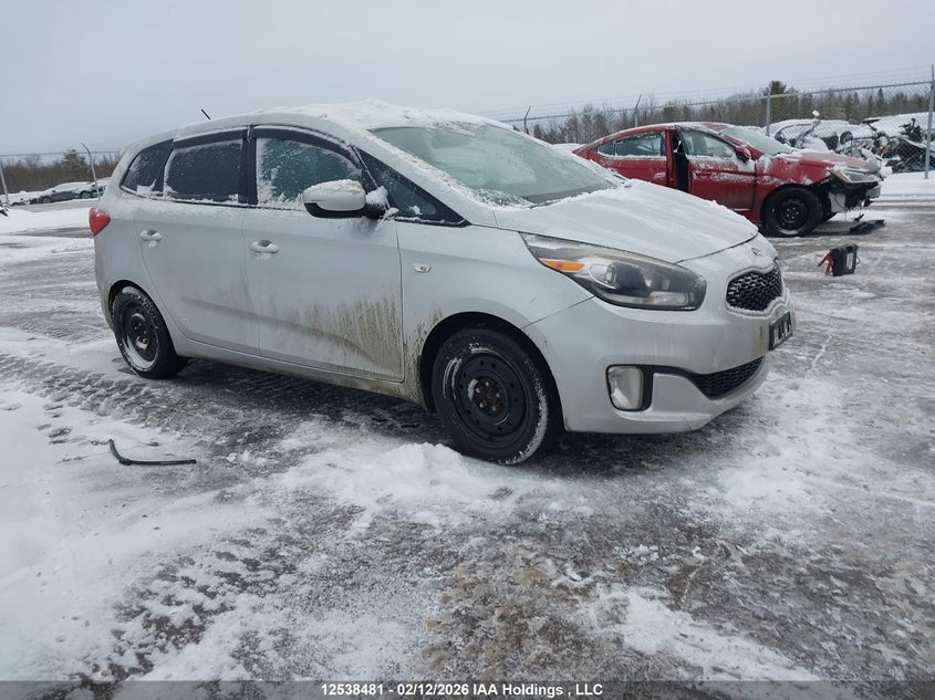 KNAHT8A30E7025817 KIA RONDO Photo 1