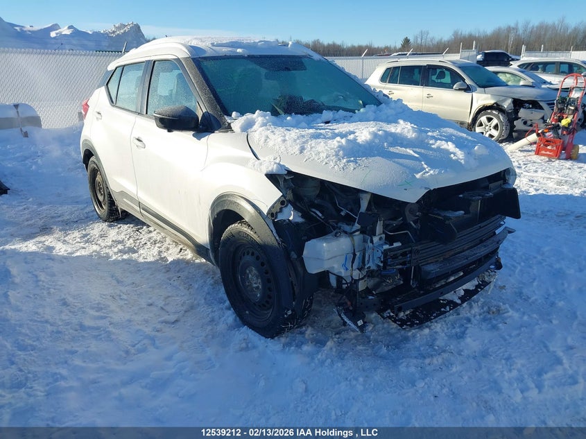3N1CP5CU5JL496957 2018 Nissan Kicks S/Sr/Sv auction photo 1
