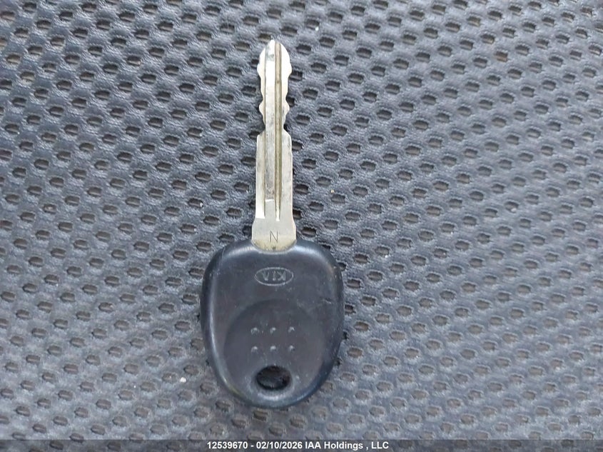2008 Kia Rondo Lx/Ex VIN: KNAFG526387159079 Lot: 12539670