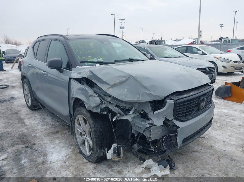 2026 VOLVO XC40 BLACK EDITION ULTRA, B5 AWD MILD HYBRID, PETROL