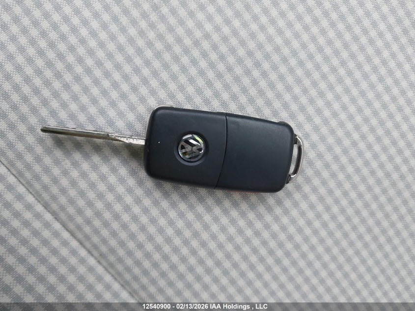 2015 Volkswagen The Beetle 1.8 Tsi Comfortline/1.8 Tsi Trendline VIN: 3VWJ07AT0FM635373 Lot: 12540900