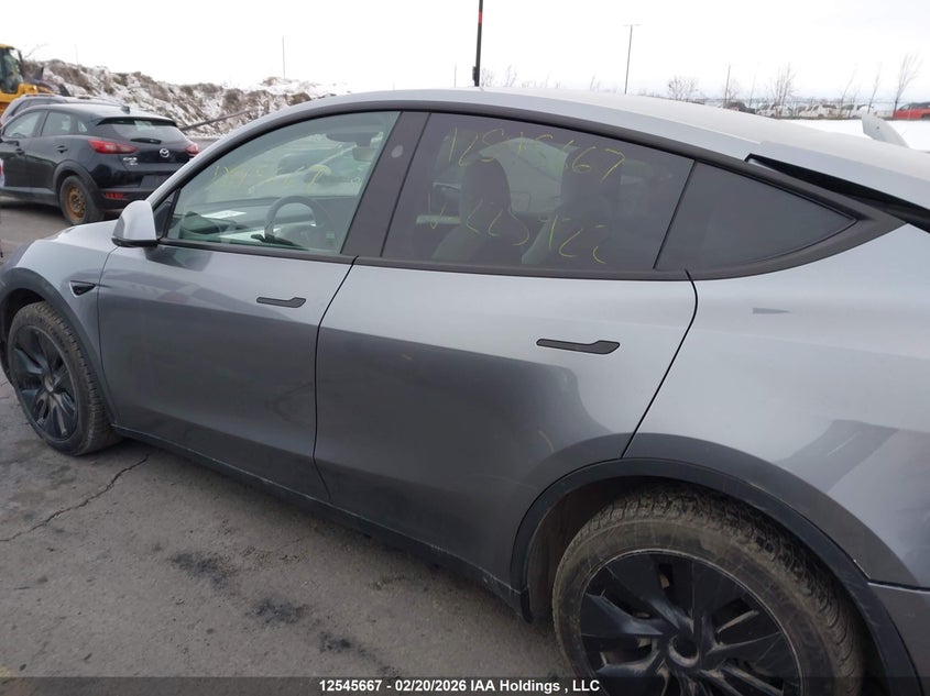 2025 Tesla Model Y Long Range VIN: 7SAYGDEE5SF225922 Lot: 12545667