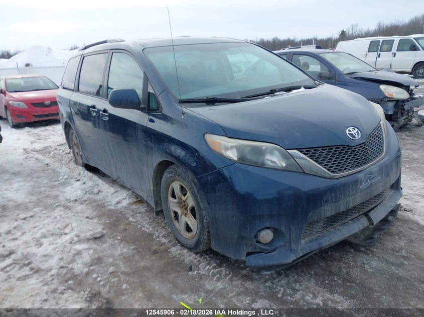 TOYOTA SIENNA SPORT