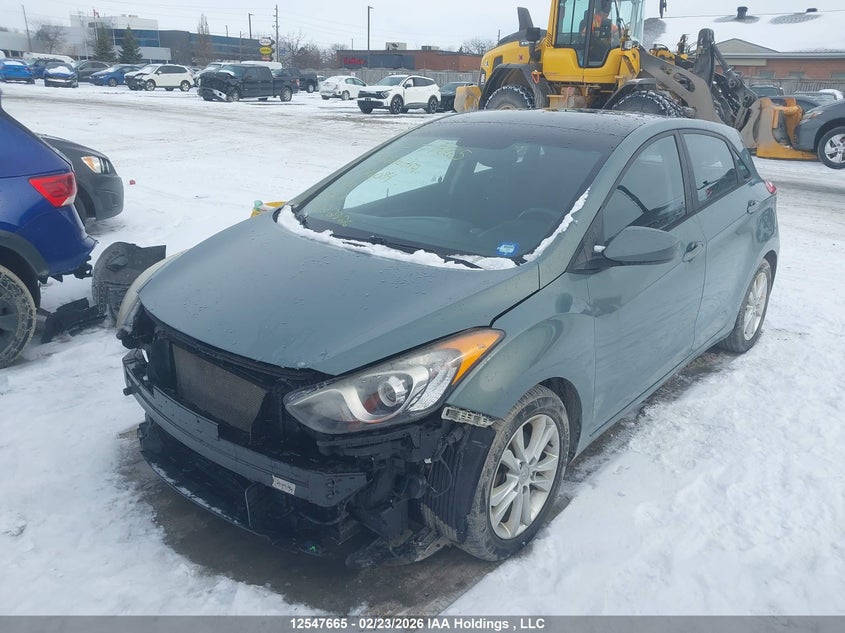 2013 Hyundai Elantra Gt Gls, Front, IAAI, VIN KMHD35LE3DU126084 — photo 2