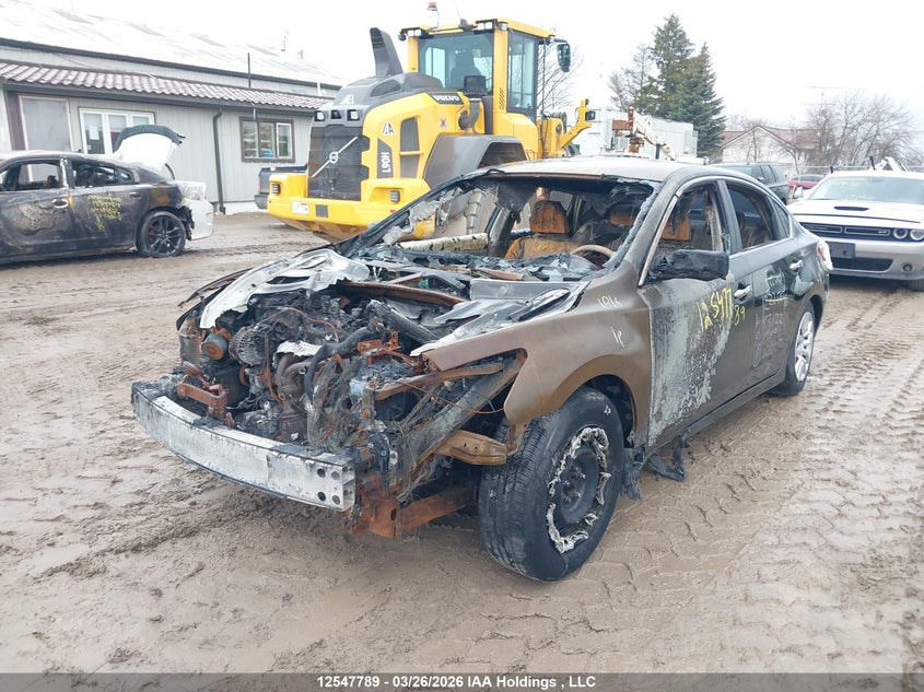 2013 Nissan Altima, Повністю згоріле, IAAI, VIN 1N4AL3AP5DN483122 — фото 2