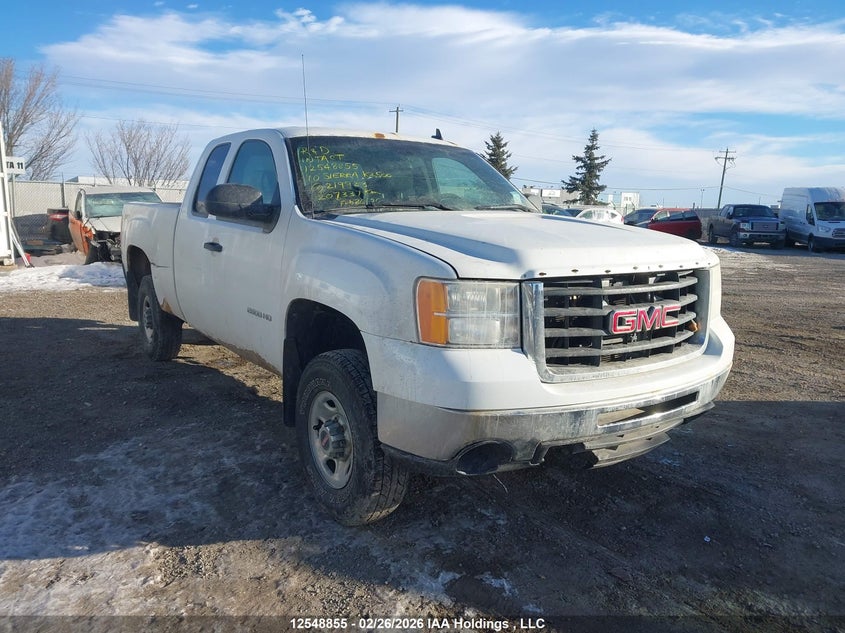1GT5KZBG7AZ219923 GMC SIERRA Photo 1