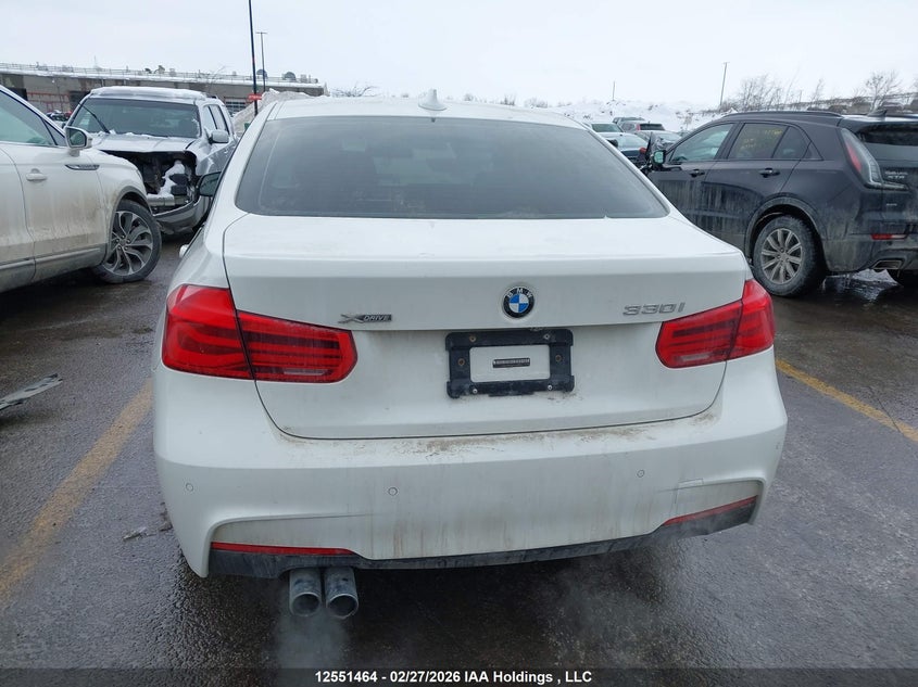 BMW 330i Xdrive 2018 WBA8D9G56JNU70306 Image 16