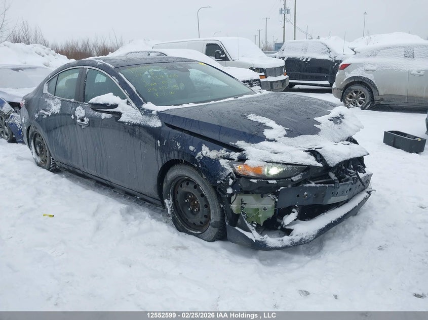 JM1BPBCM0K1137709 MAZDA MAZDA3 Photo 1