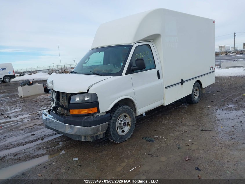 2017 GMC Savana, Front, IAAI, VIN 1GD07RFF8H1343670 — photo 2