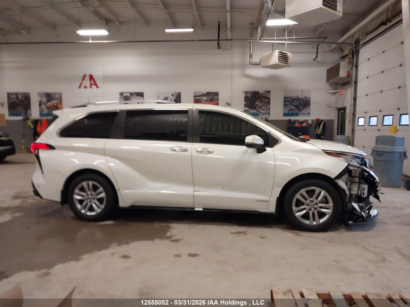 2021 Toyota Sienna Limited 7-Passenger VIN: 5TDGRKEC2MS011846 Lot: 12555052