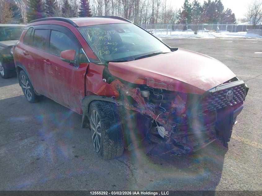 2022 Toyota Corolla Cross, Front, IAAI, VIN 7MUDAABG7NV014616
