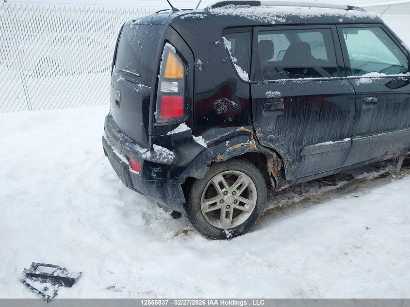 2010 Kia Soul +/!/Sport VIN: KNDJT2A20A7041261 Lot: 12555837
