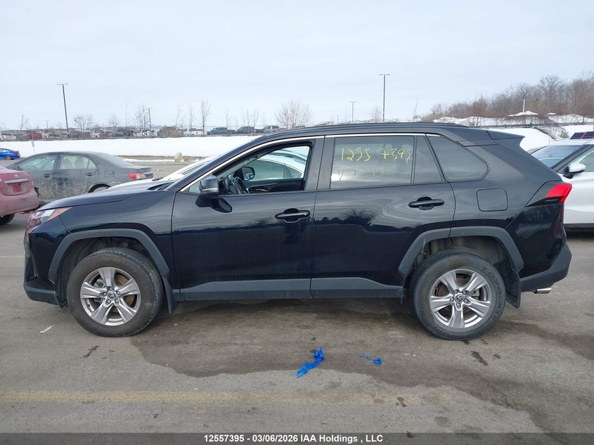2022 Toyota Rav4 Xle/Xle Premium VIN: 2T3R1RFV1NC273061 Lot: 12557395