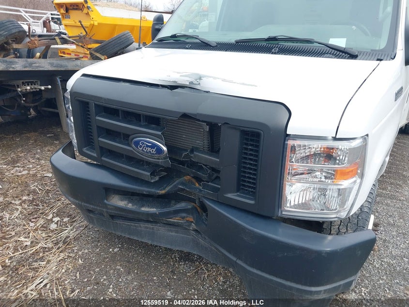 1FDWE4FK6PDD28016 2023 Ford Econoline 7.3 E450 Super Duty Cutaway Van White