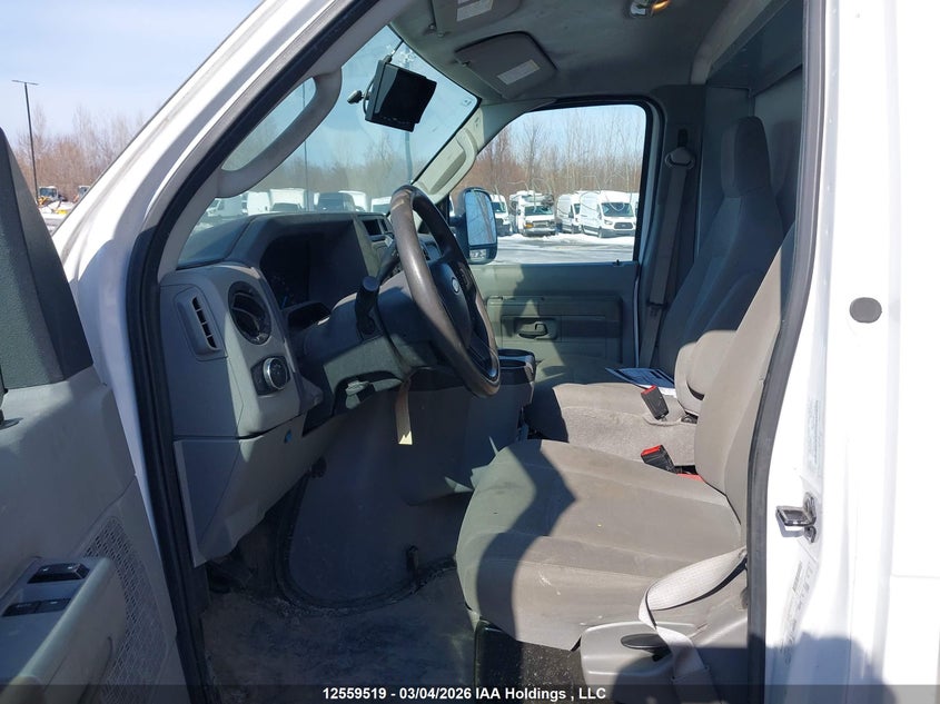 2023 Ford Econoline 7.3 E450 Super Duty Cutaway Van White Lot 111012559519 Vin 1FDWE4FK6PDD28016