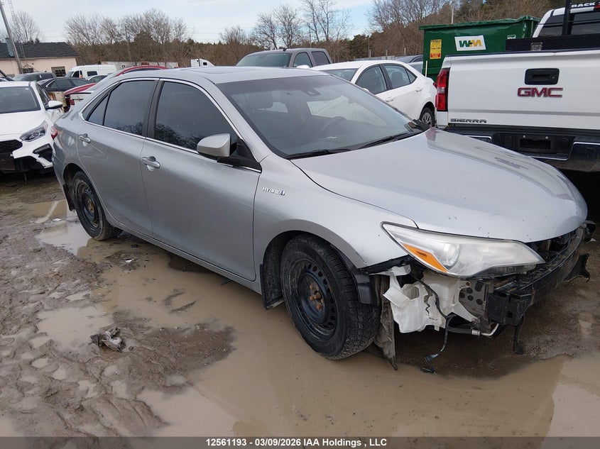 2017 Toyota Camry Hybrid/Le/Xle/Se