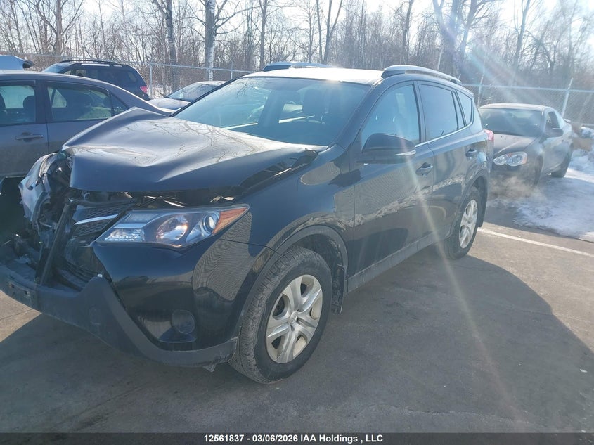 2015 Toyota RAV 4, Front, IAAI, VIN 2T3BFREV8FW327041 — photo 2