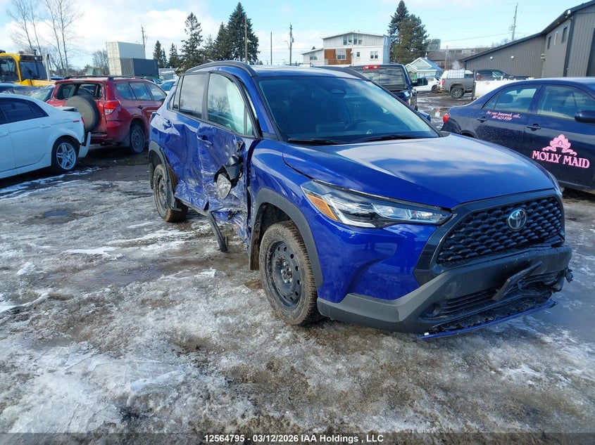 2024 TOYOTA COROLLA CROSS LE