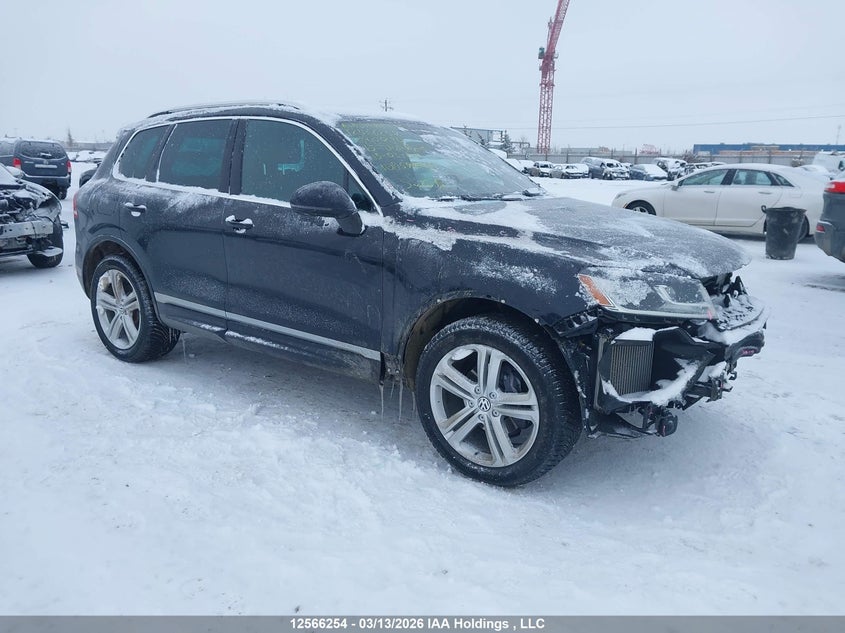 WVGDP9BP3FD006240 VOLKSWAGEN TOUAREG Photo 1