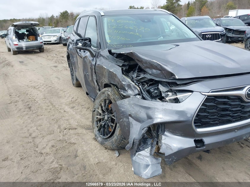 2021 Toyota Highlander Limited/Platinum VIN: 5TDDZRBHXMS129400 Lot: 12566579