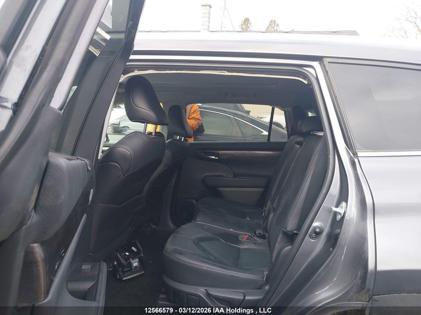 2021 Toyota Highlander Limited/Platinum VIN: 5TDDZRBHXMS129400 Lot: 12566579