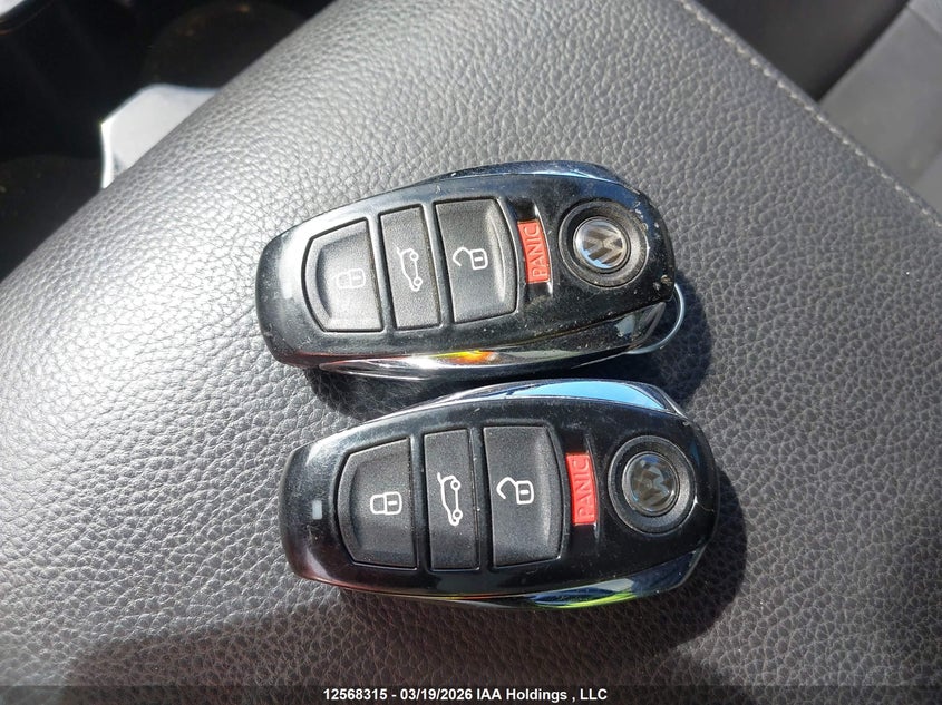 2012 Volkswagen Touareg 3.6L Comfortline/3.6L Execline/3.6L Highline VIN: WVGEF9BP8CD010738 Lot: 12568315