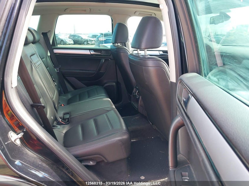 2012 Volkswagen Touareg 3.6L Comfortline/3.6L Execline/3.6L Highline VIN: WVGEF9BP8CD010738 Lot: 12568315